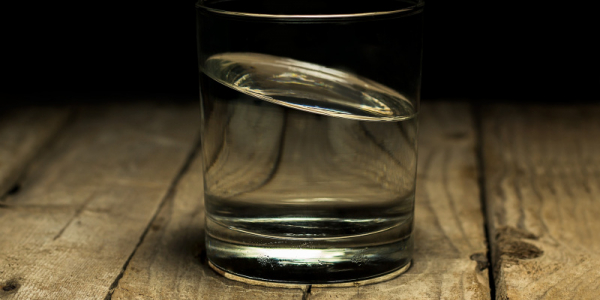 Rimuovere gli Odori dall'Acqua Potabile: Metodi e Sfide del Trattamento Moderno
